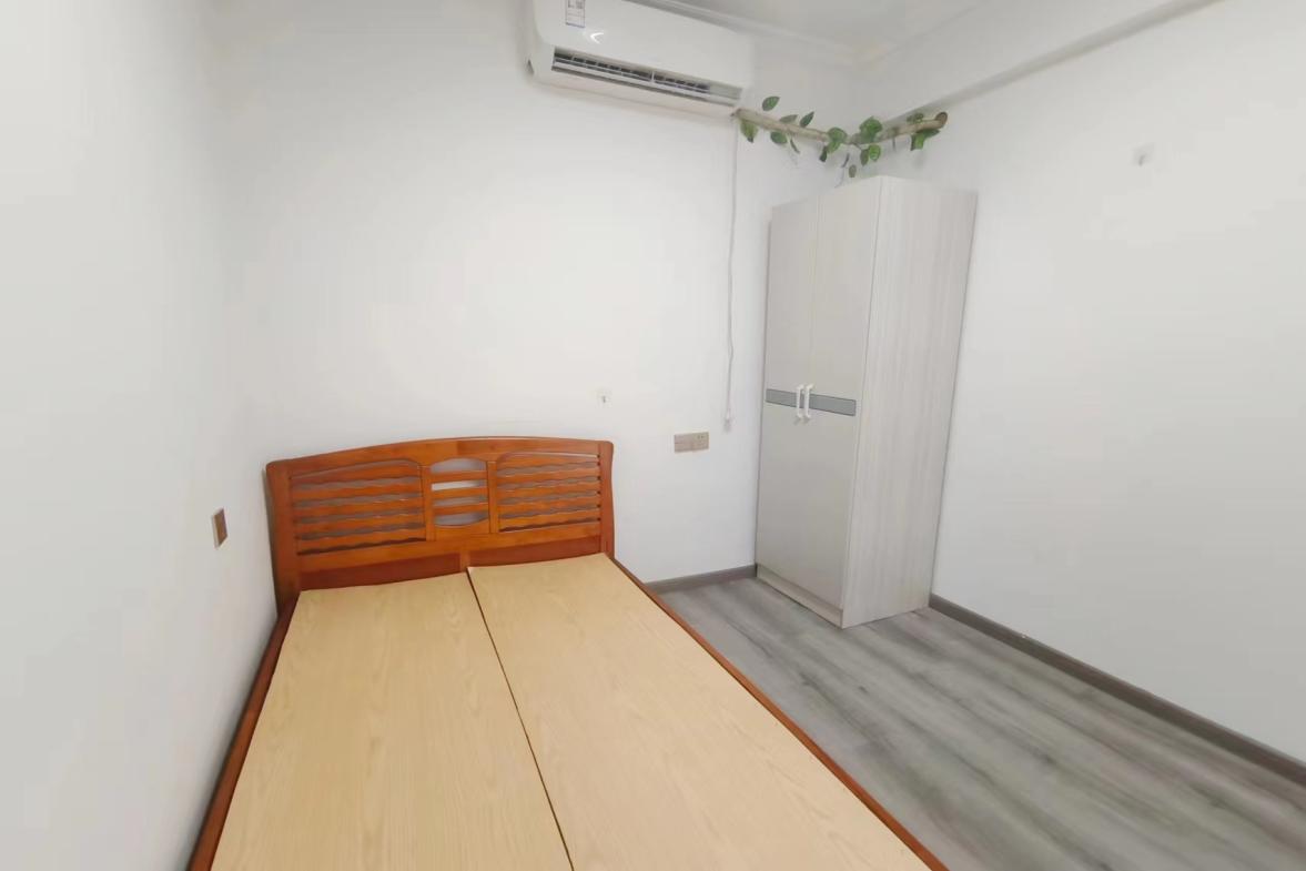 巴陵壹号 3室2厅2卫 1800.0元/月 巴陵壹号 3室2厅2卫 1800.0元/月室内图