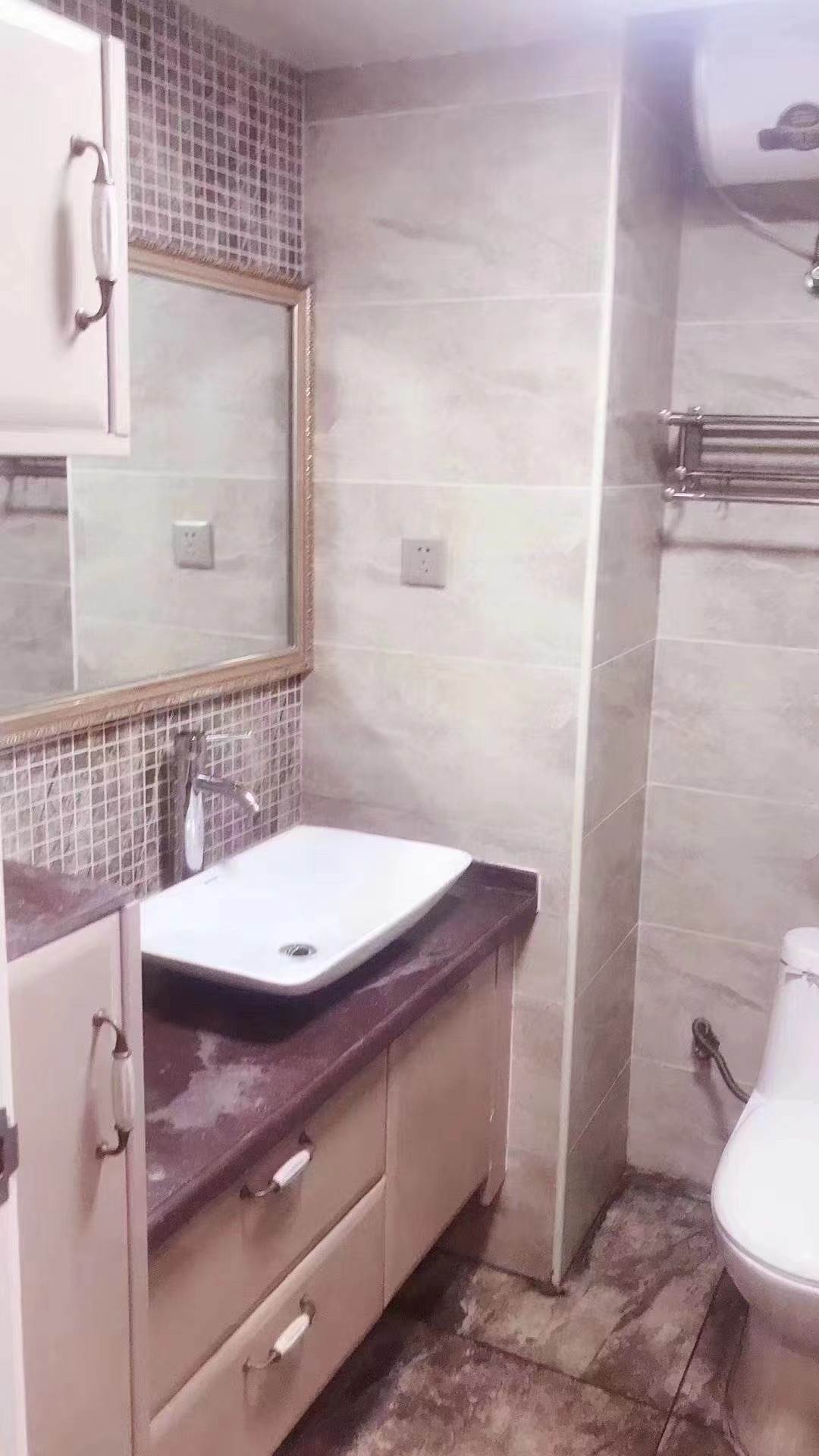 万豪城市花园 1室1厅1卫 32.8万 万豪城市花园 1室1厅1卫 32.8万客厅