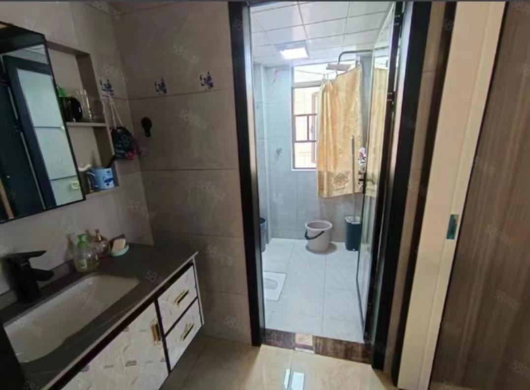 和顺嘉苑 3室2厅2卫 2000.0元/月 和顺嘉苑 3室2厅2卫 2000.0元/月室内图