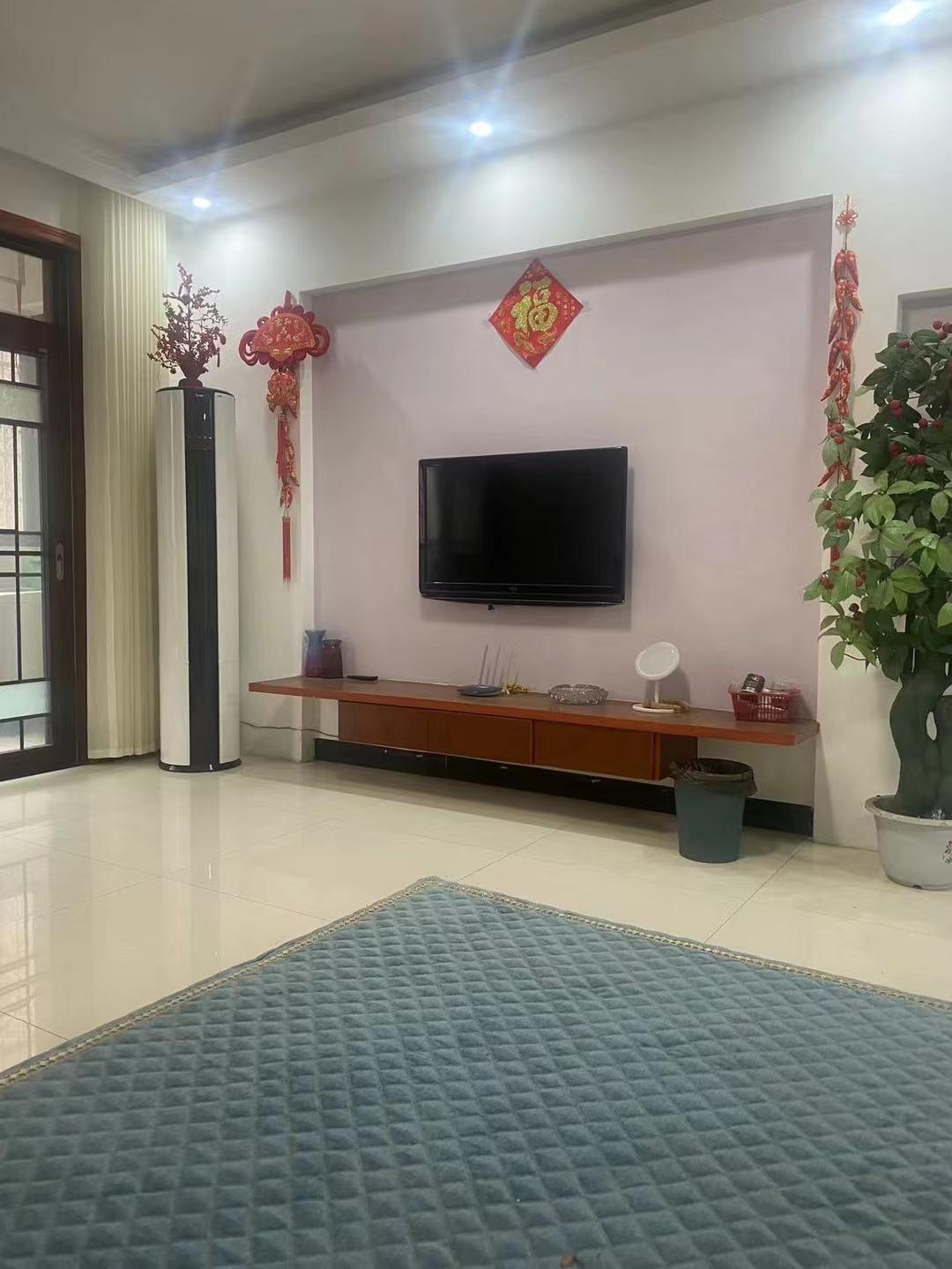 西街印象  3室2厅2卫    1500.0元/月室内图1