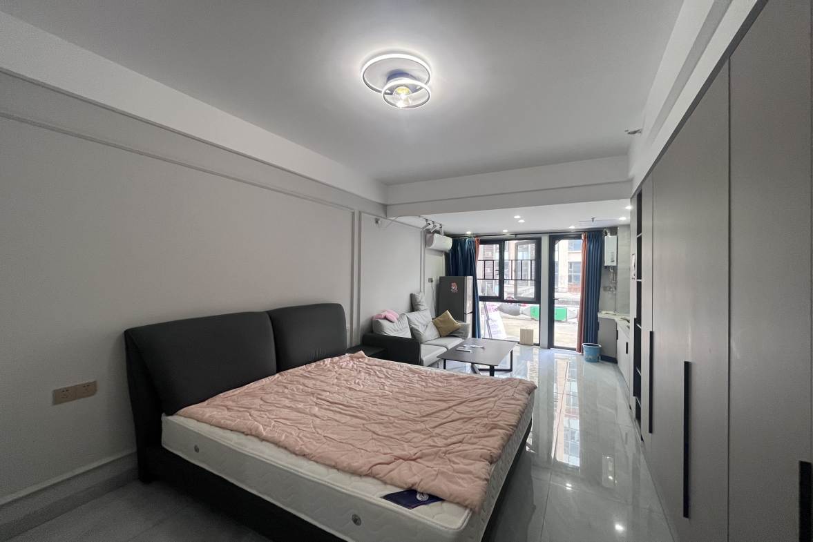 恒大绿洲  1室1厅1卫    1400.0元/月 恒大绿洲  1室1厅1卫    1400.0元/月室内图