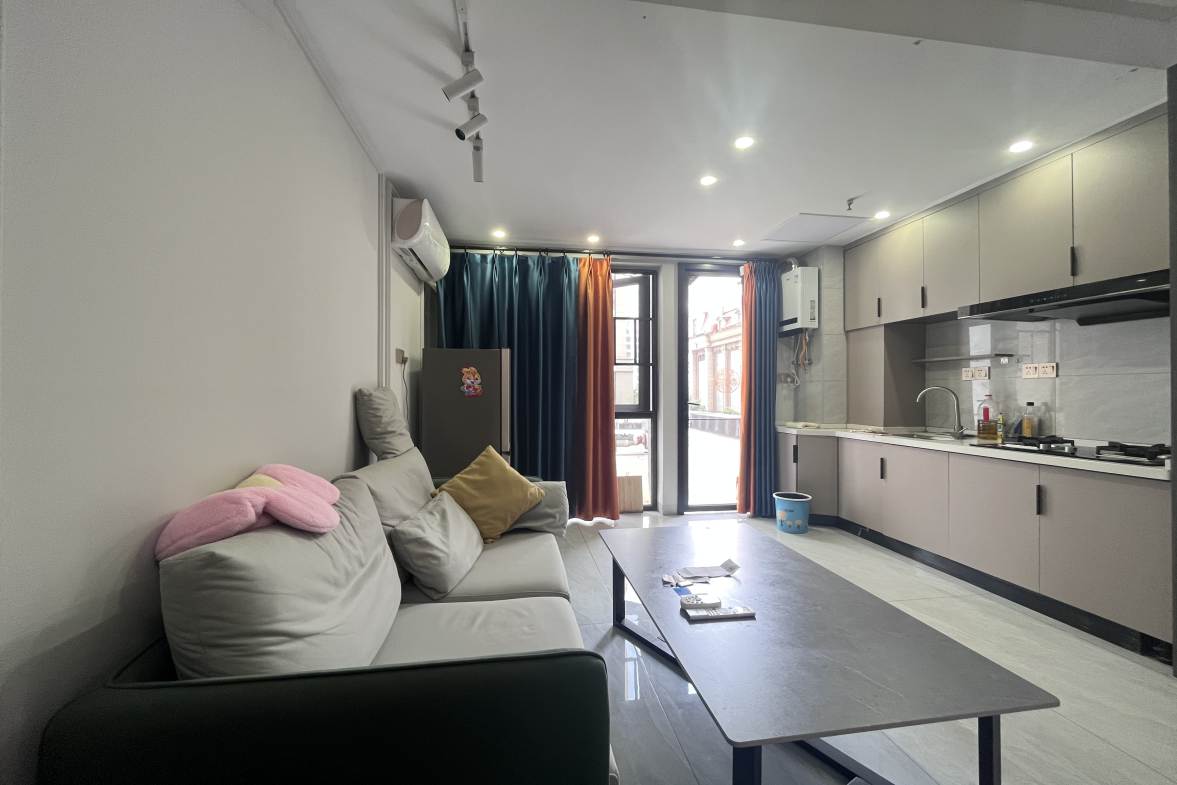 恒大绿洲  1室1厅1卫    1400.0元/月 恒大绿洲  1室1厅1卫    1400.0元/月室内图