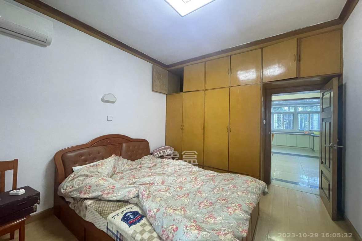 望开宿舍  5室2厅2卫   3000.00元/月室内图