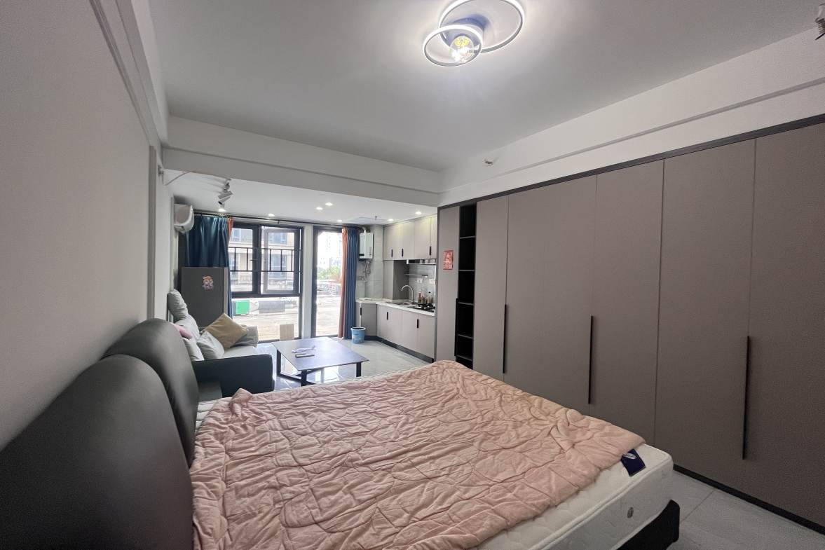 恒大绿洲  1室1厅1卫    1400.0元/月 恒大绿洲  1室1厅1卫    1400.0元/月室内图