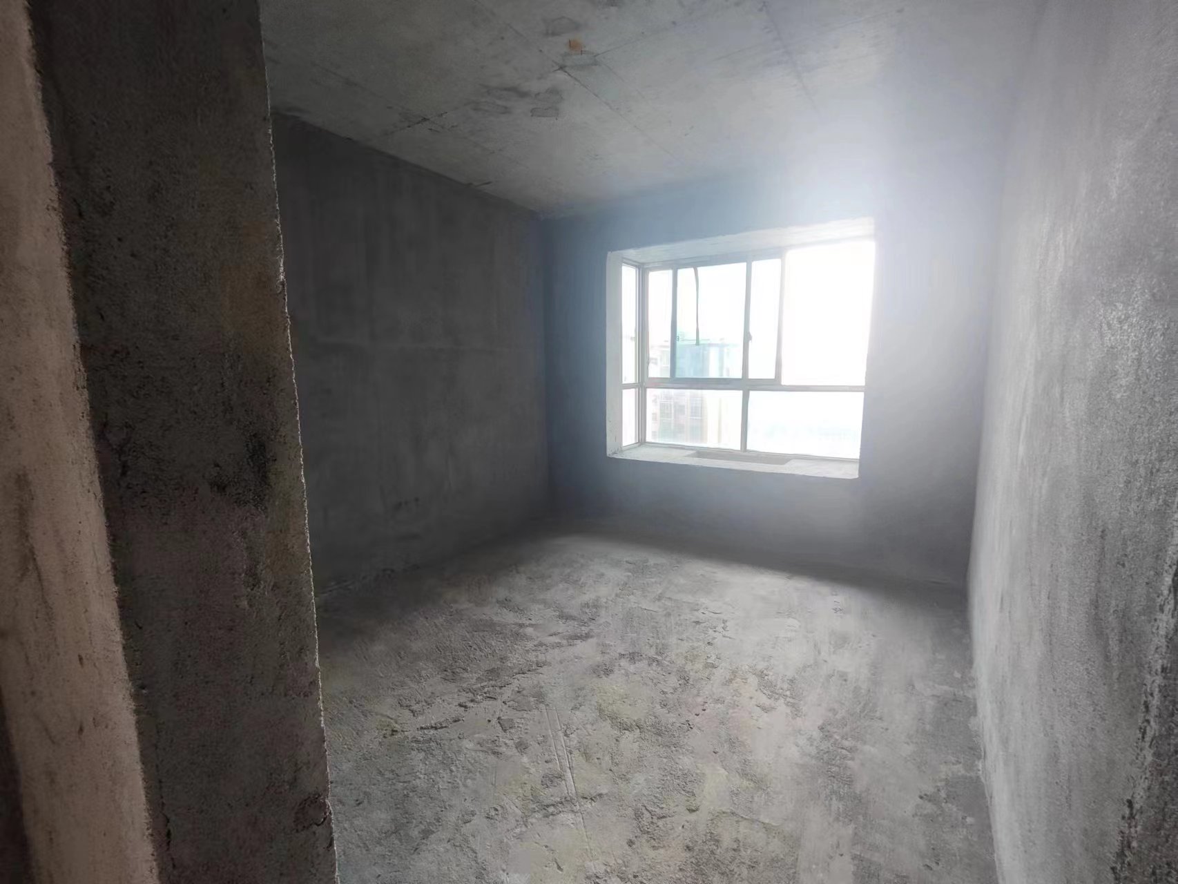 鸿豪城春风十里  5室2厅2卫    62.8万