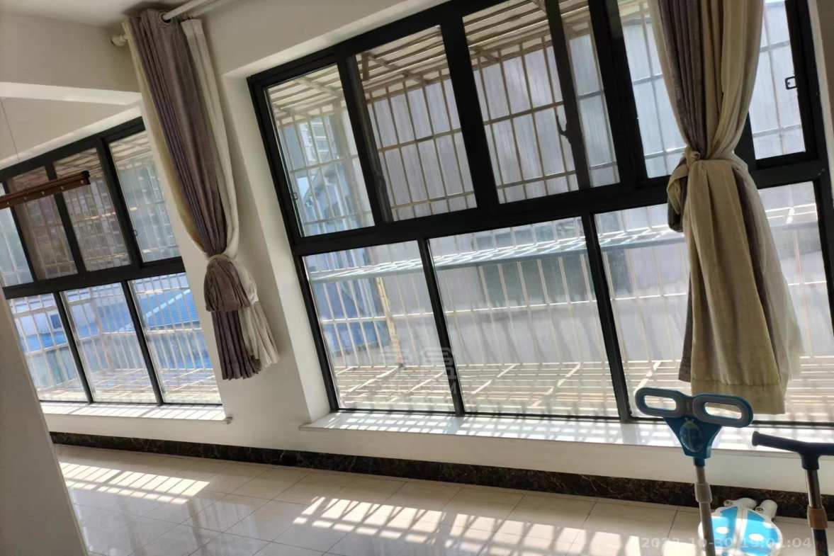 时代云龙城小区  3室2厅2卫    1800.0元/月室内图