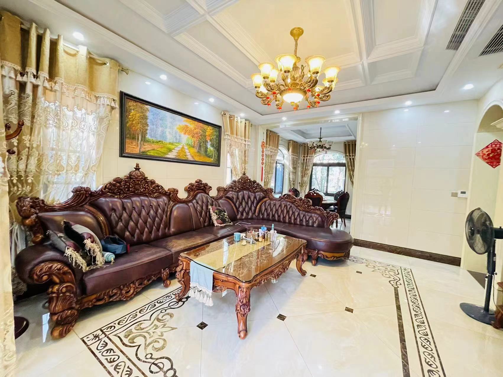 碧桂园  6室2厅4卫    398.0万