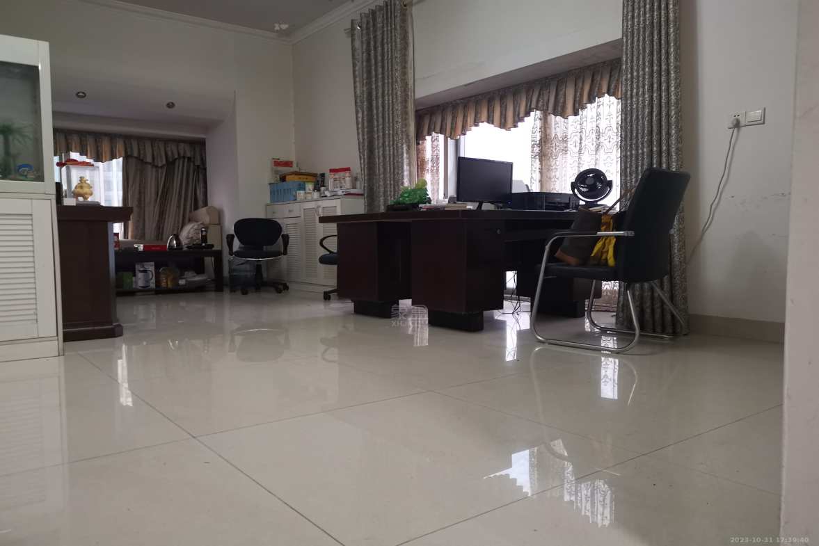 金轮时代广场 1室1厅1卫 1600.0元/月 金轮时代广场 1室1厅1卫 1600.0元/月室内图