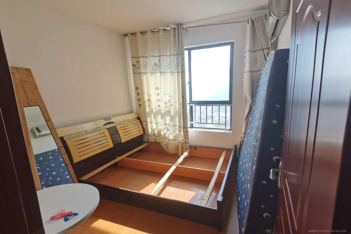 湘江世纪城豪江苑 3室2厅2卫 2200.0元/月 湘江世纪城豪江苑 3室2厅2卫 2200.0元/月室内图