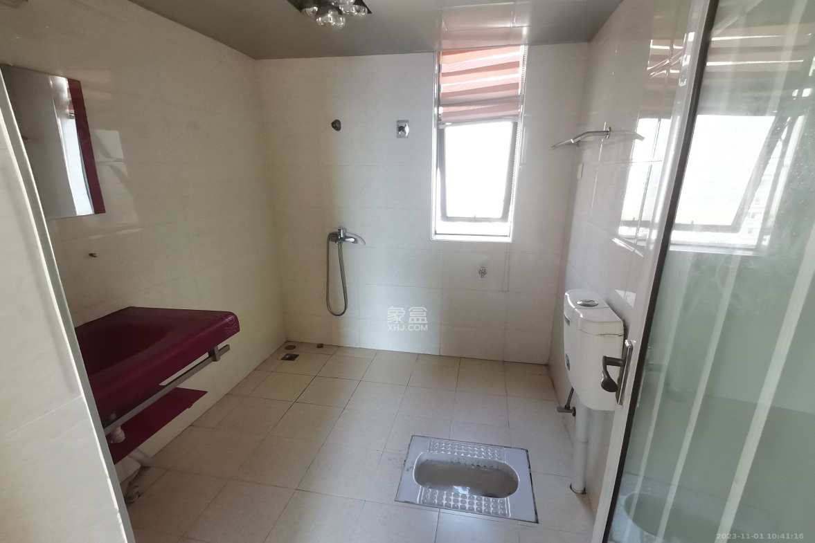 湘江世纪城豪江苑 3室2厅2卫 2200.0元/月 湘江世纪城豪江苑 3室2厅2卫 2200.0元/月室内图