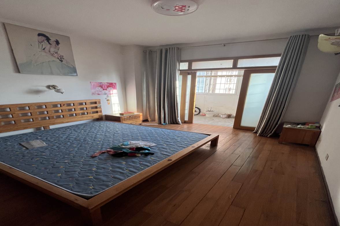 广成大厦 3室2厅2卫 89.0万 广成大厦 3室2厅2卫 89.0万客厅