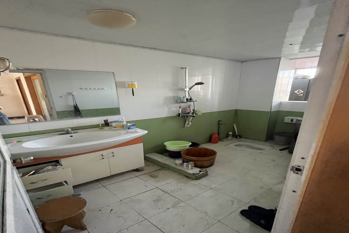 广成大厦 3室2厅2卫 89.0万 广成大厦 3室2厅2卫 89.0万客厅