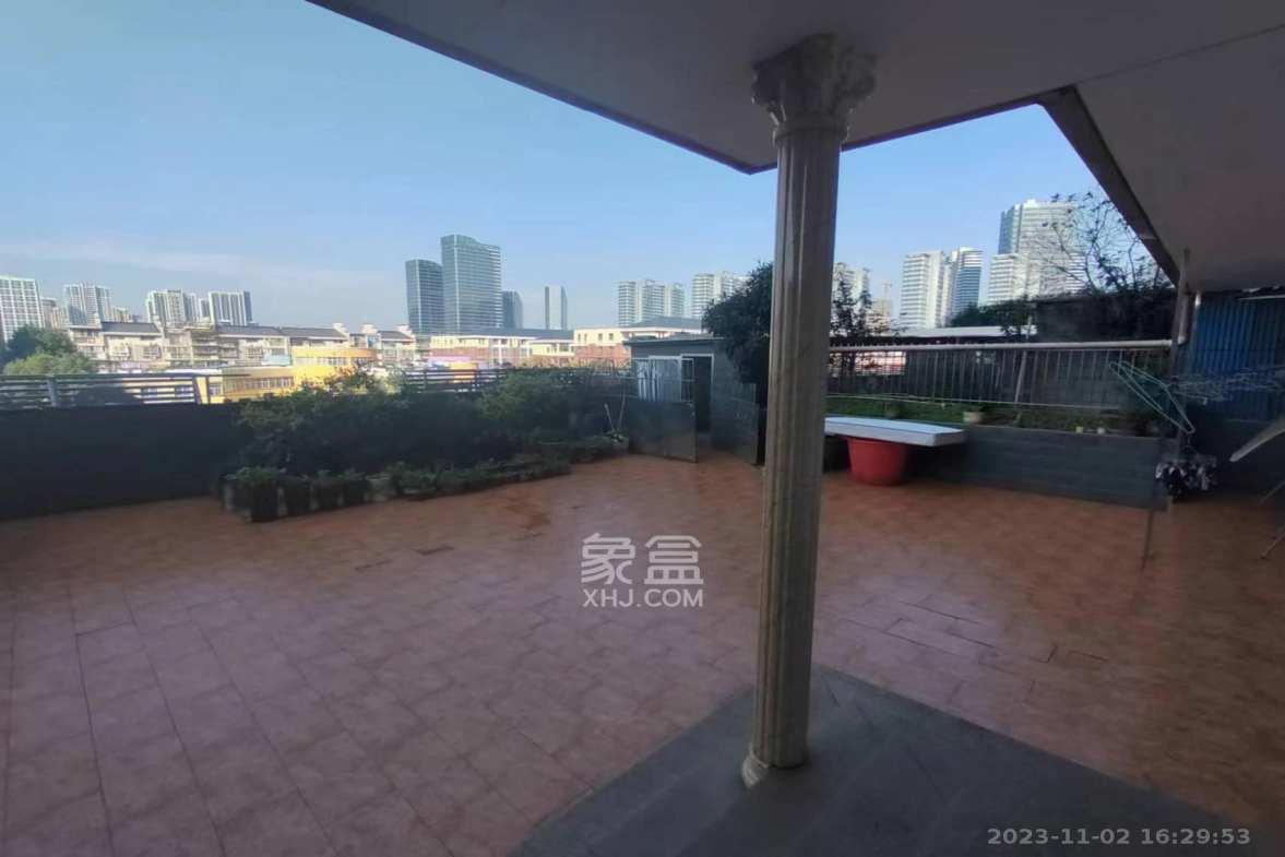 茶山馨苑 4室4厅3卫 8500.0元/月 茶山馨苑 4室4厅3卫 8500.0元/月室内图