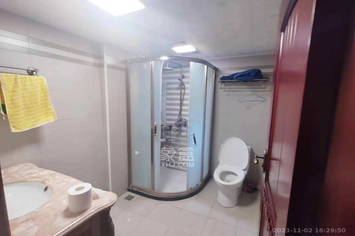 茶山馨苑 4室4厅3卫 8500.0元/月 茶山馨苑 4室4厅3卫 8500.0元/月室内图