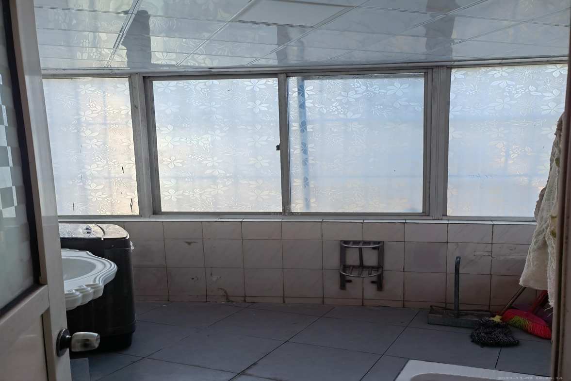 纺织路大园村  3室2厅2卫    1200.0元/月室内图