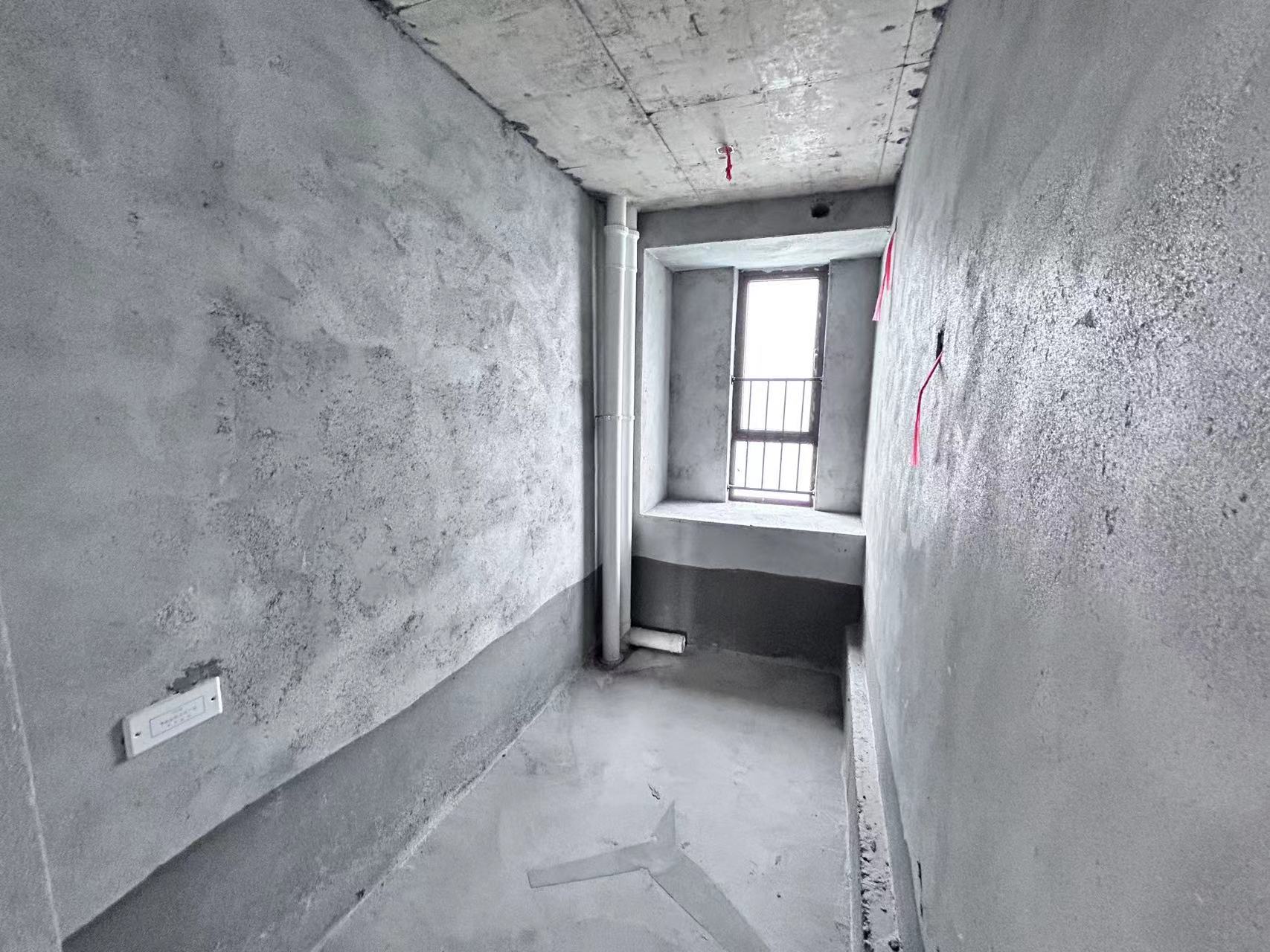 碧桂园盛棠  4室2厅2卫    90.0万