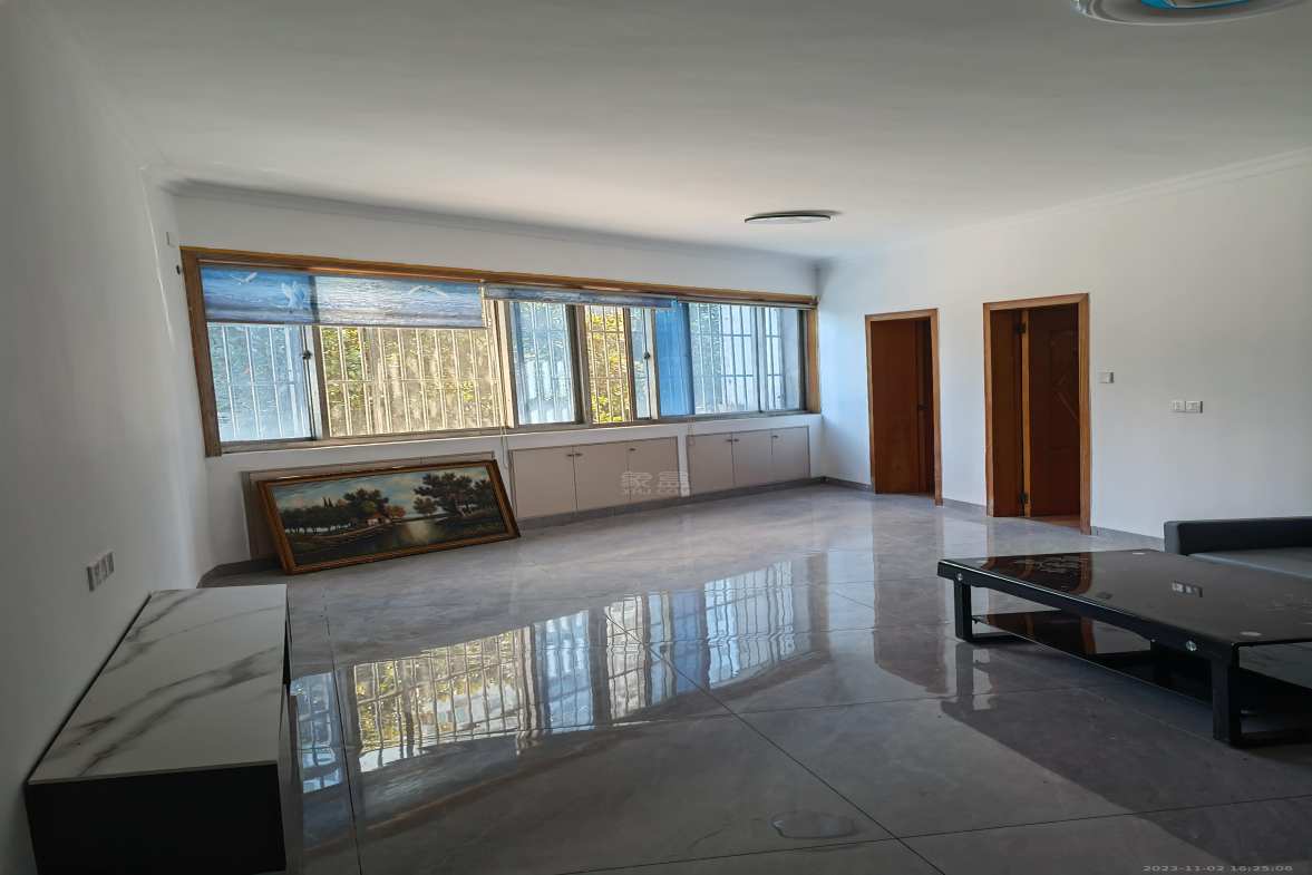 纺织路大园村  3室2厅2卫    1200.0元/月室内图1