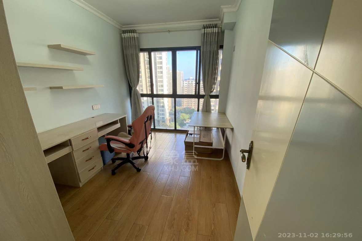 栗雨香堤  3室2厅1卫    2000.0元/月 栗雨香堤  3室2厅1卫    2000.0元/月室内图