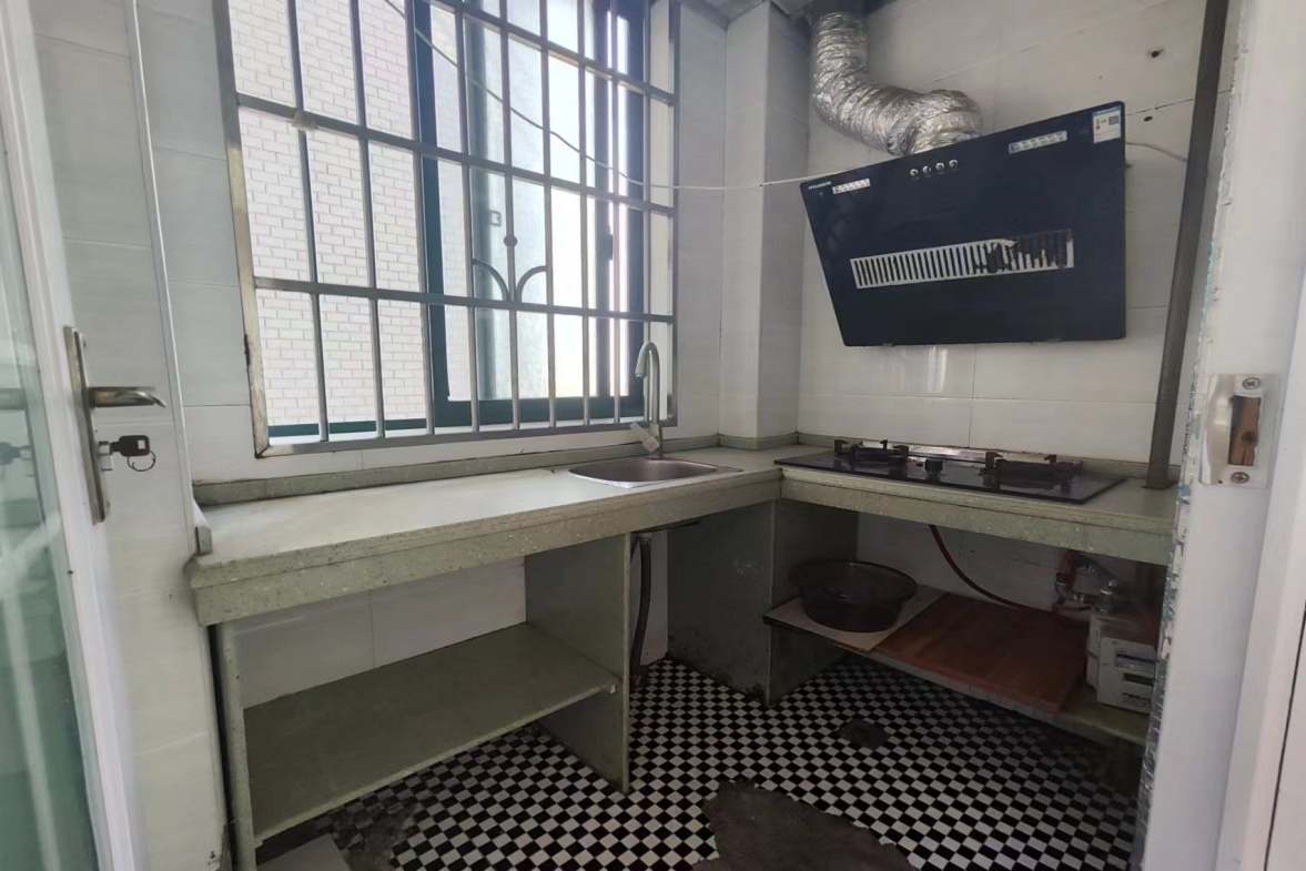 君临新世界  3室2厅1卫    1800.0元/月室内图