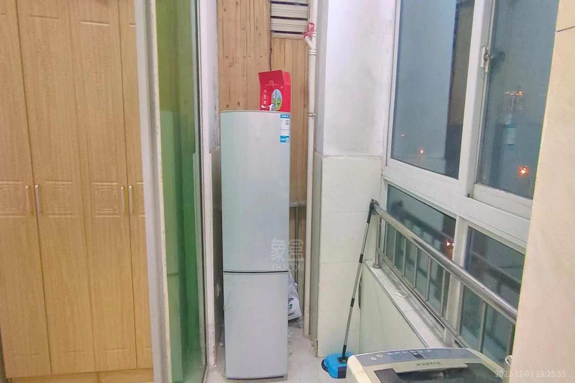 蓝筹公寓1栋  1室1厅1卫   1000.00元/月室内图