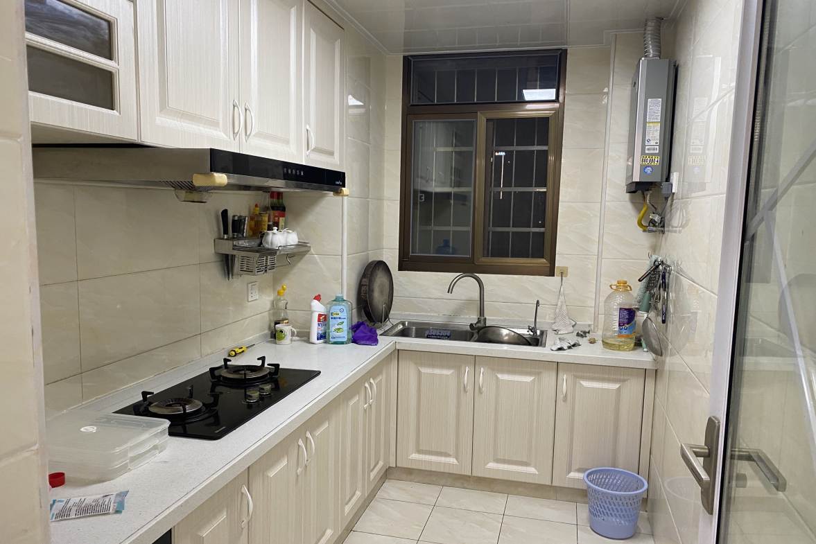 吉星花园  1室1厅1卫    1500.0元/月室内图