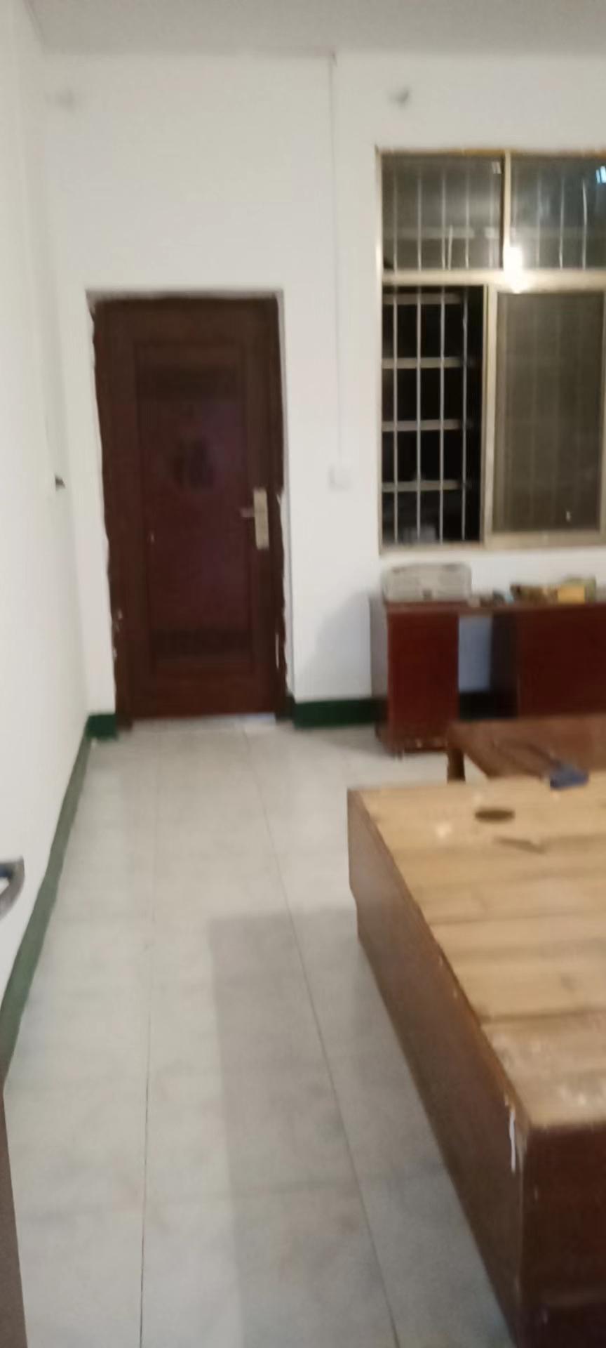 行署十单位家属房 2室2厅1卫 900.0元/月 行署十单位家属房 2室2厅1卫 900.0元/月室内图