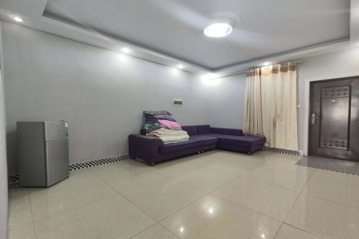 君临新世界  3室2厅1卫    1800.0元/月室内图1