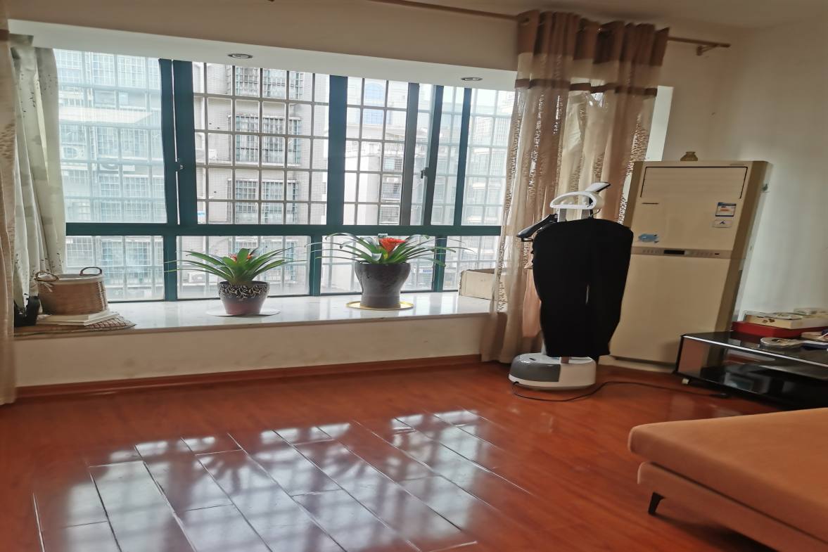 家和新领域  3室2厅2卫    53.8万客厅