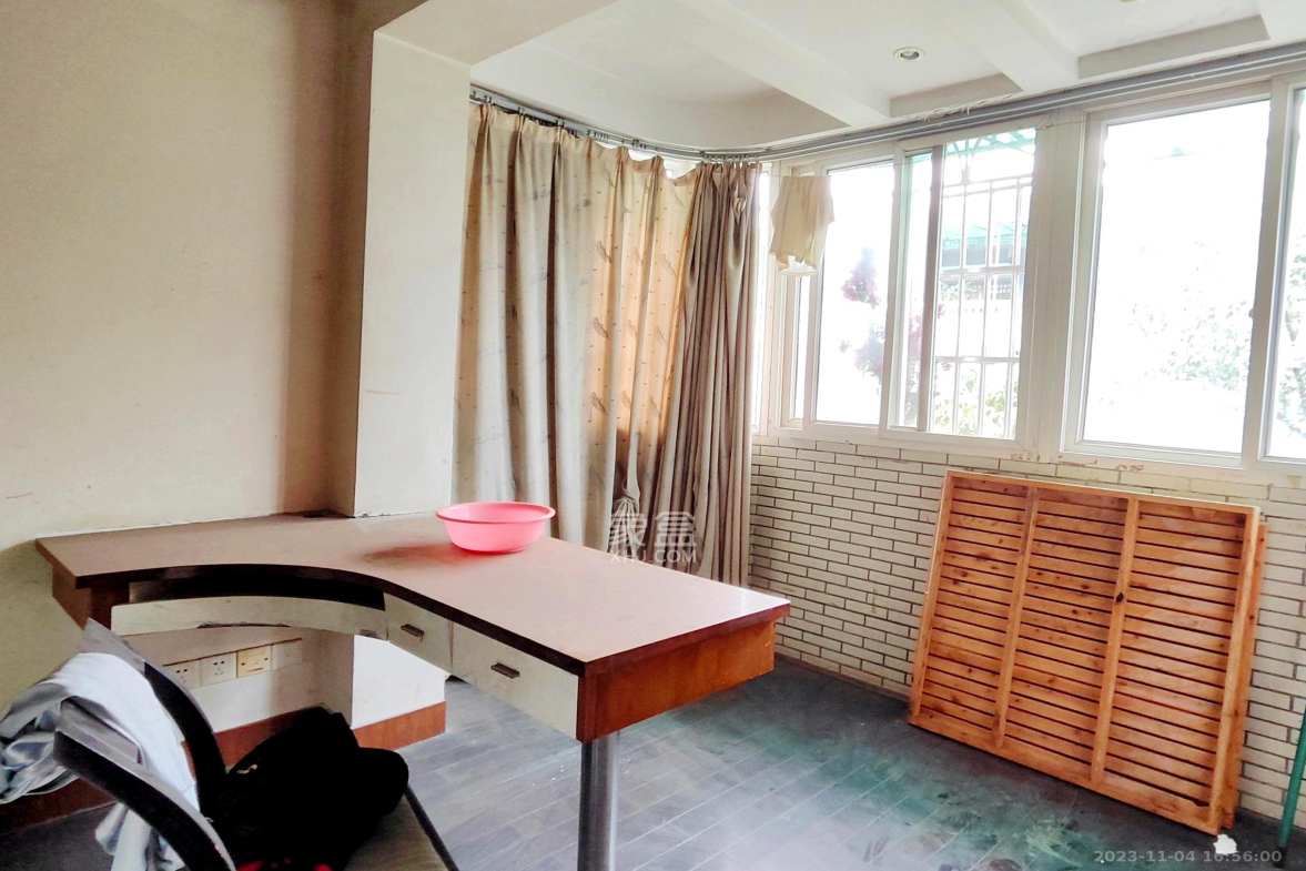 德政园  3室2厅1卫    2100.0元/月室内图