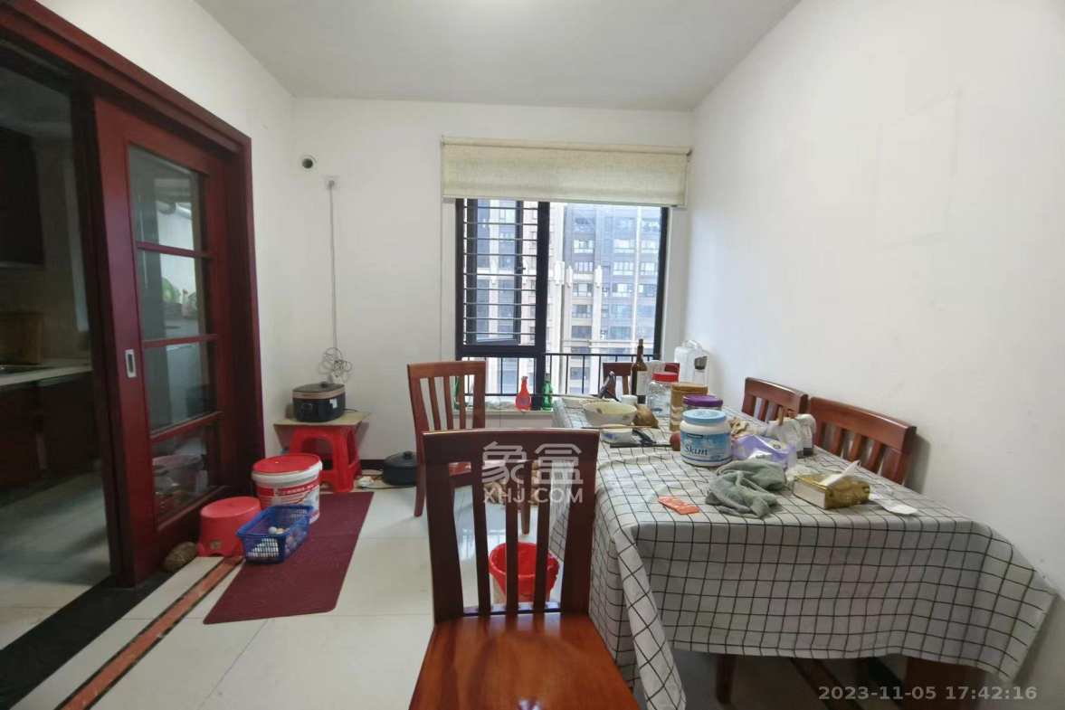 中海国际二期  3室2厅2卫    2500.0元/月 中海国际二期  3室2厅2卫    2500.0元/月室内图