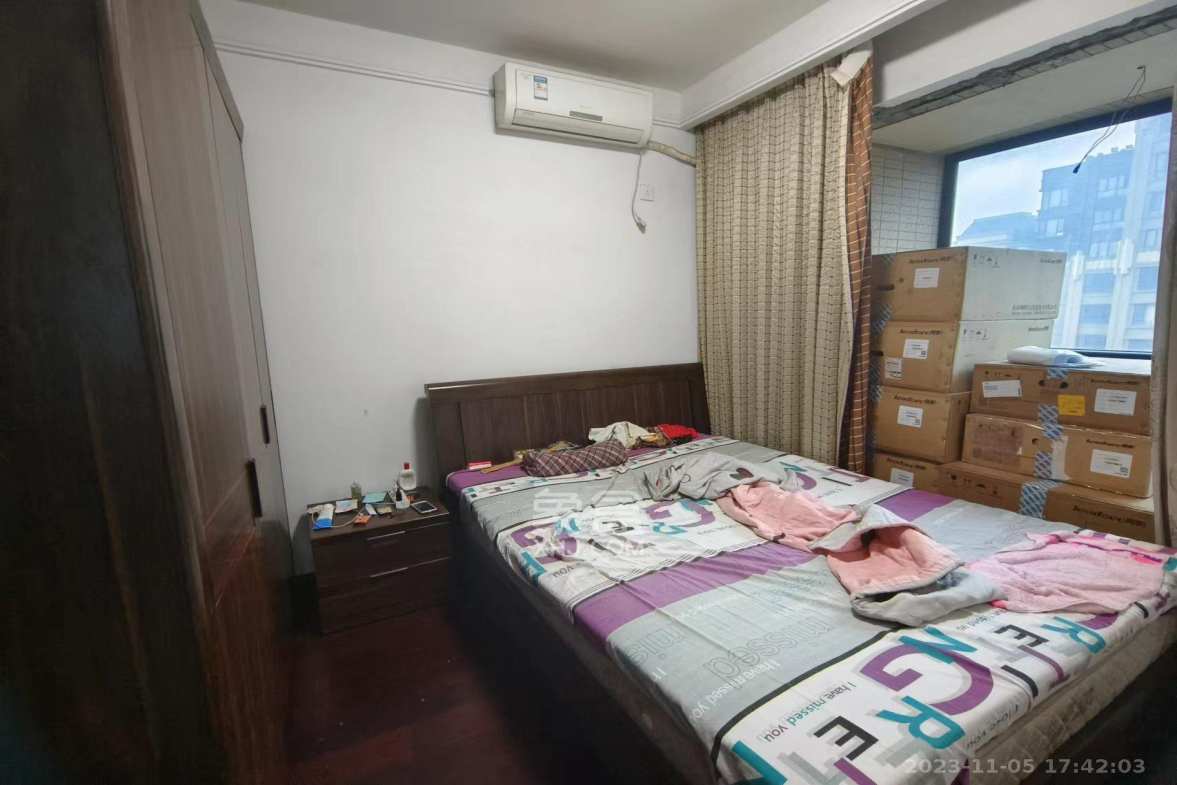 中海国际二期  3室2厅2卫    2500.0元/月 中海国际二期  3室2厅2卫    2500.0元/月室内图