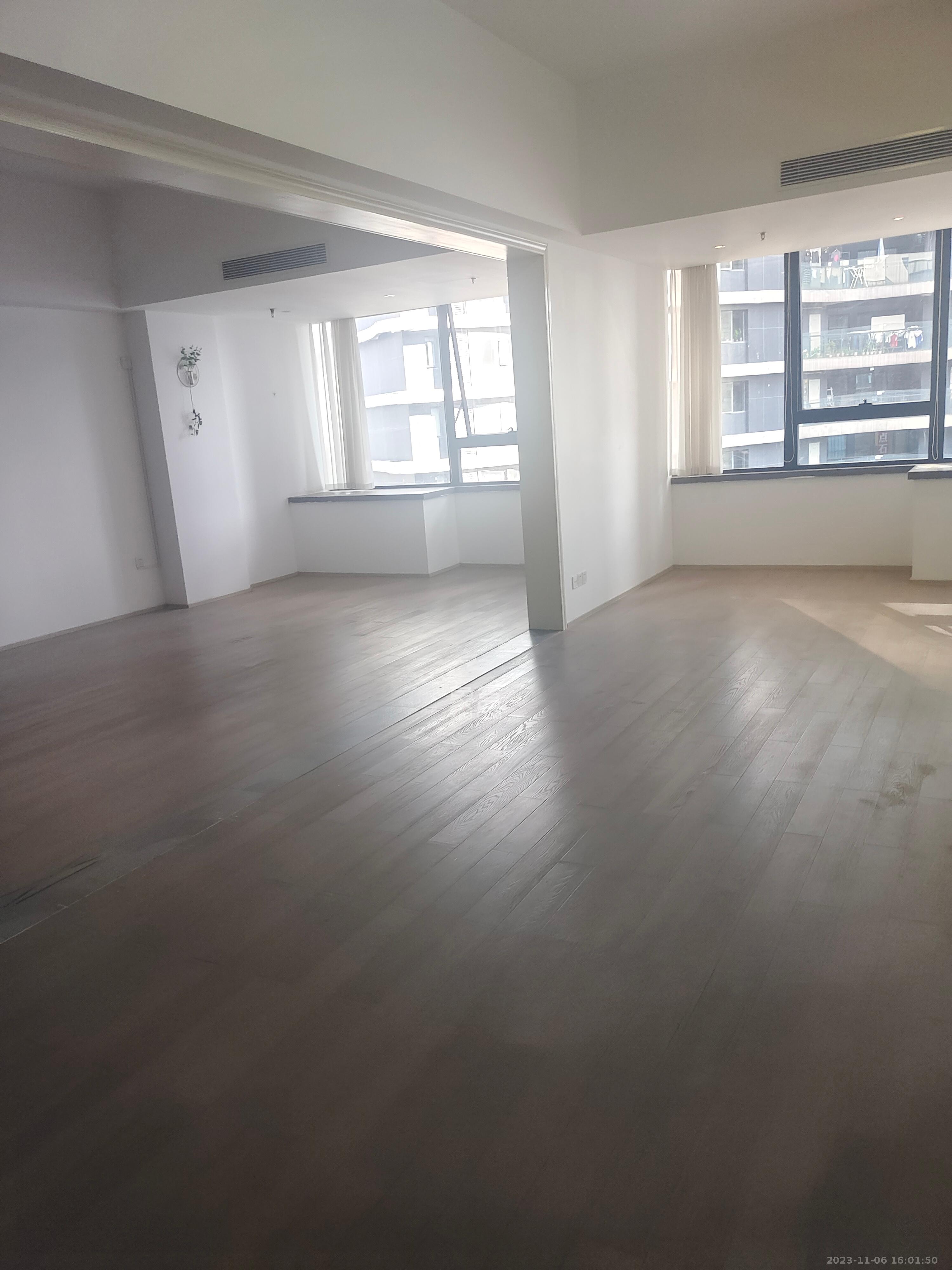 天祥水晶湾   117.0㎡      7200.0元/月室内图