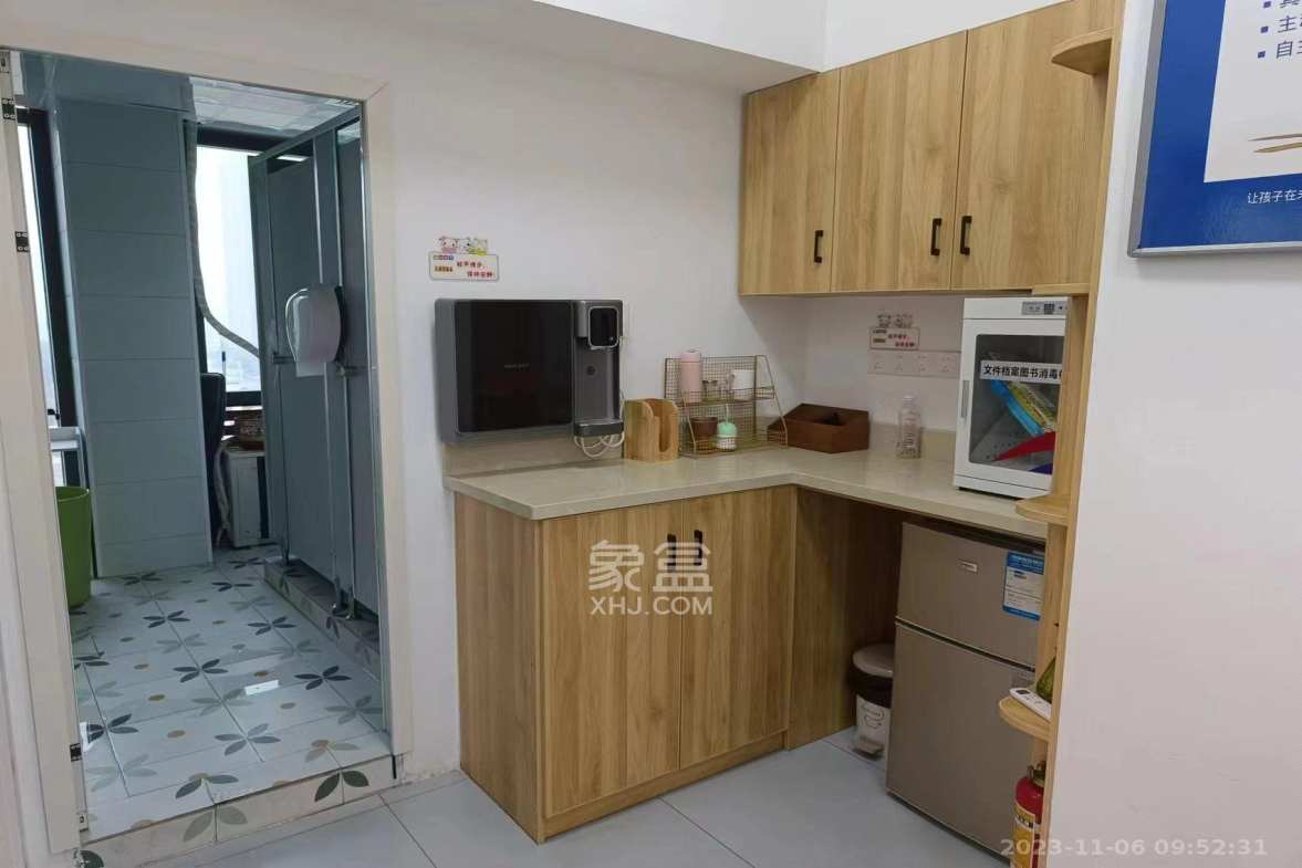 润和国际广场  4室1厅1卫   10000.00元/月室内图