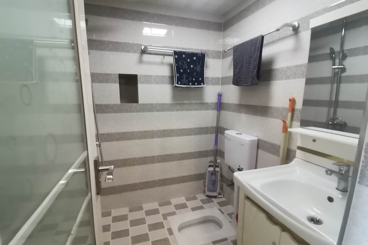 盛世时代广场  1室1厅1卫    1000.0元/月室内图