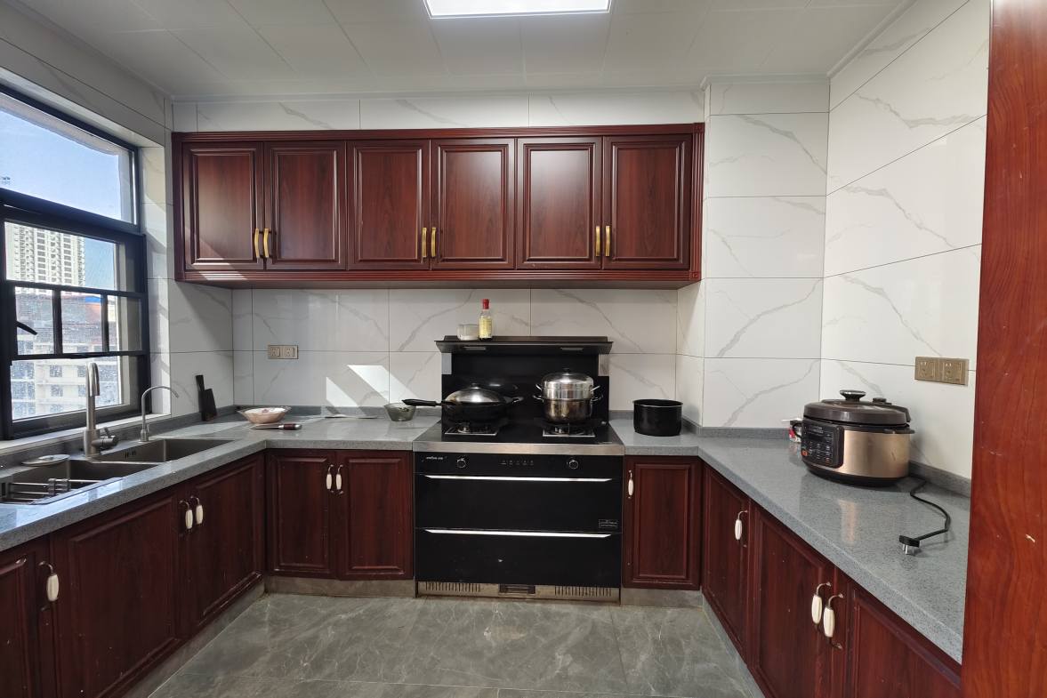 城投文庭  4室2厅2卫    105.0万 城投文庭  4室2厅2卫    105.0万客厅