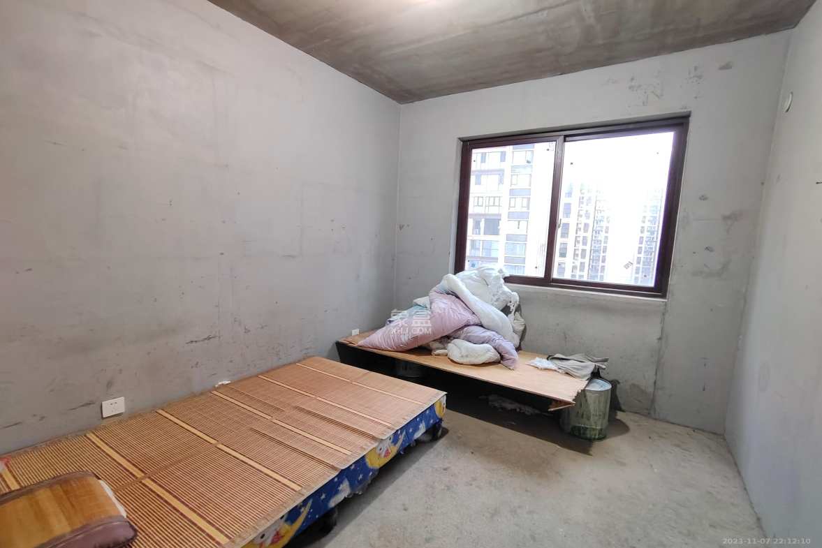 东方美地  3室2厅2卫    1200.0元/月室内图