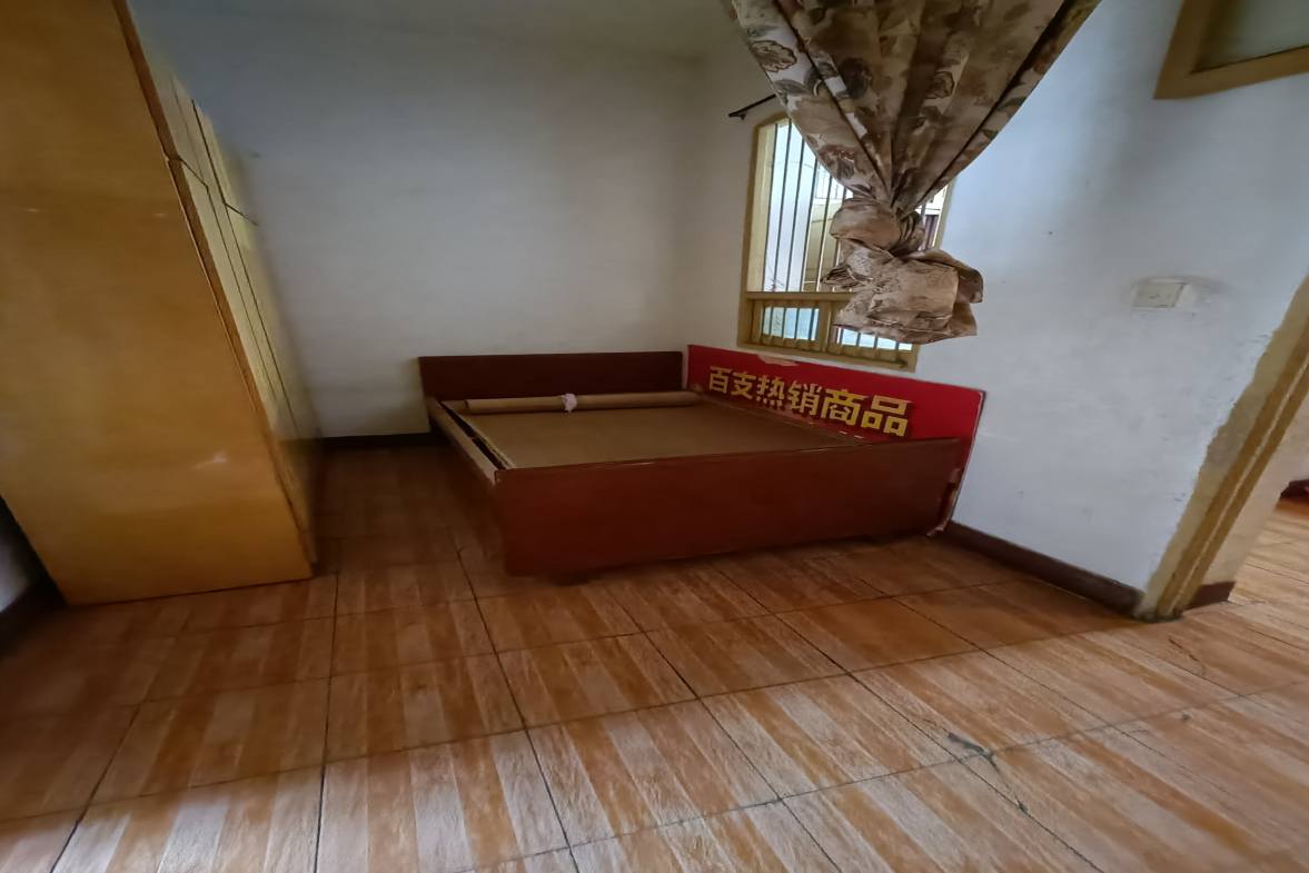 卫生监督所(食品药品监管局)家属楼 2室1厅1卫 500.0元/月 卫生监督所(食品药品监管局)家属楼 2室1厅1卫 500.0元/月室内图