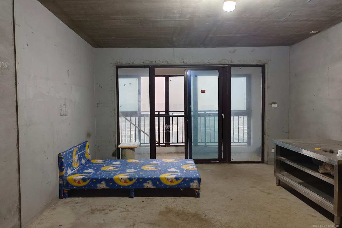 东方美地  3室2厅2卫    1200.0元/月室内图1