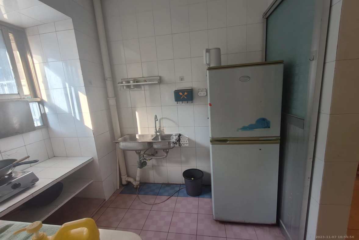 东风路新二村 2室1厅1卫 1500.0元/月 东风路新二村 2室1厅1卫 1500.0元/月室内图