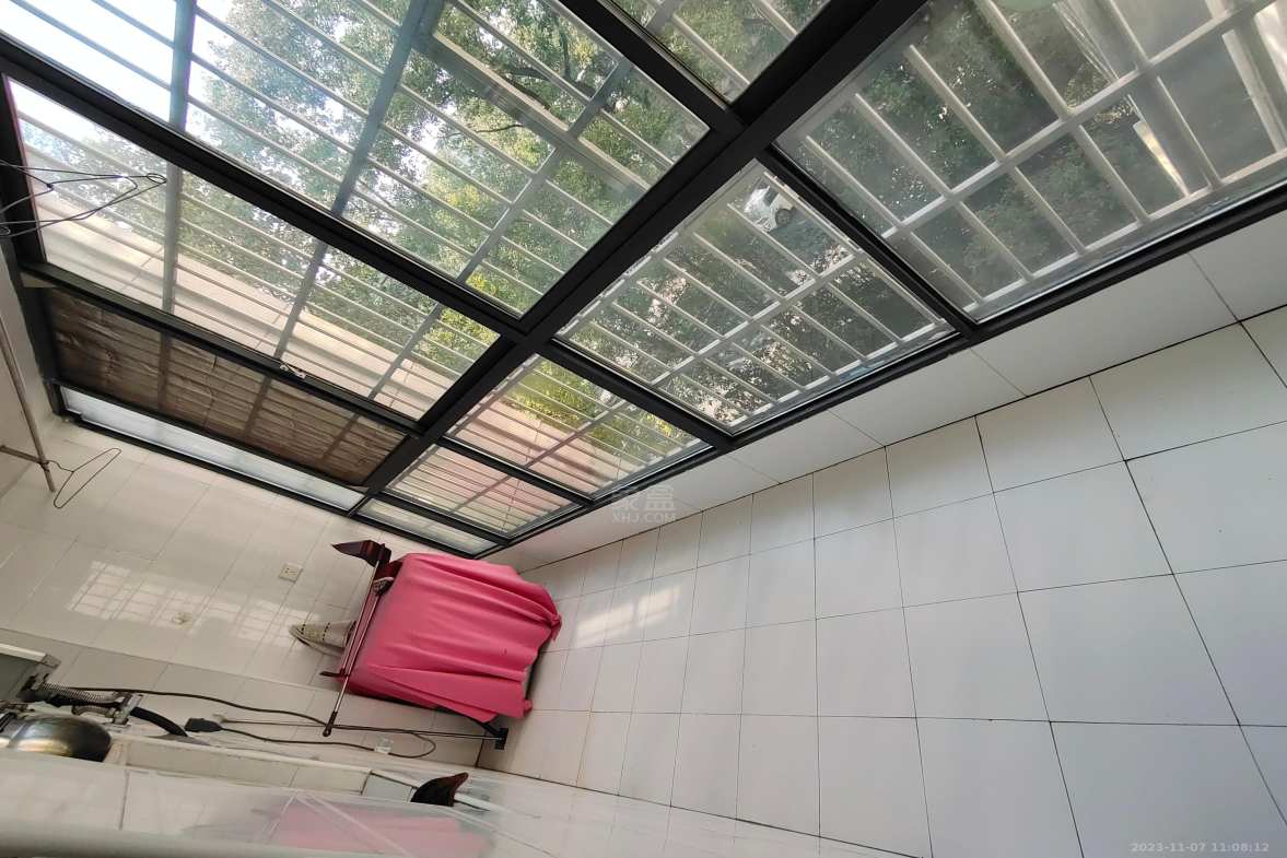 嘉天紫东苑 3室2厅2卫 1800.0元/月 嘉天紫东苑 3室2厅2卫 1800.0元/月室内图