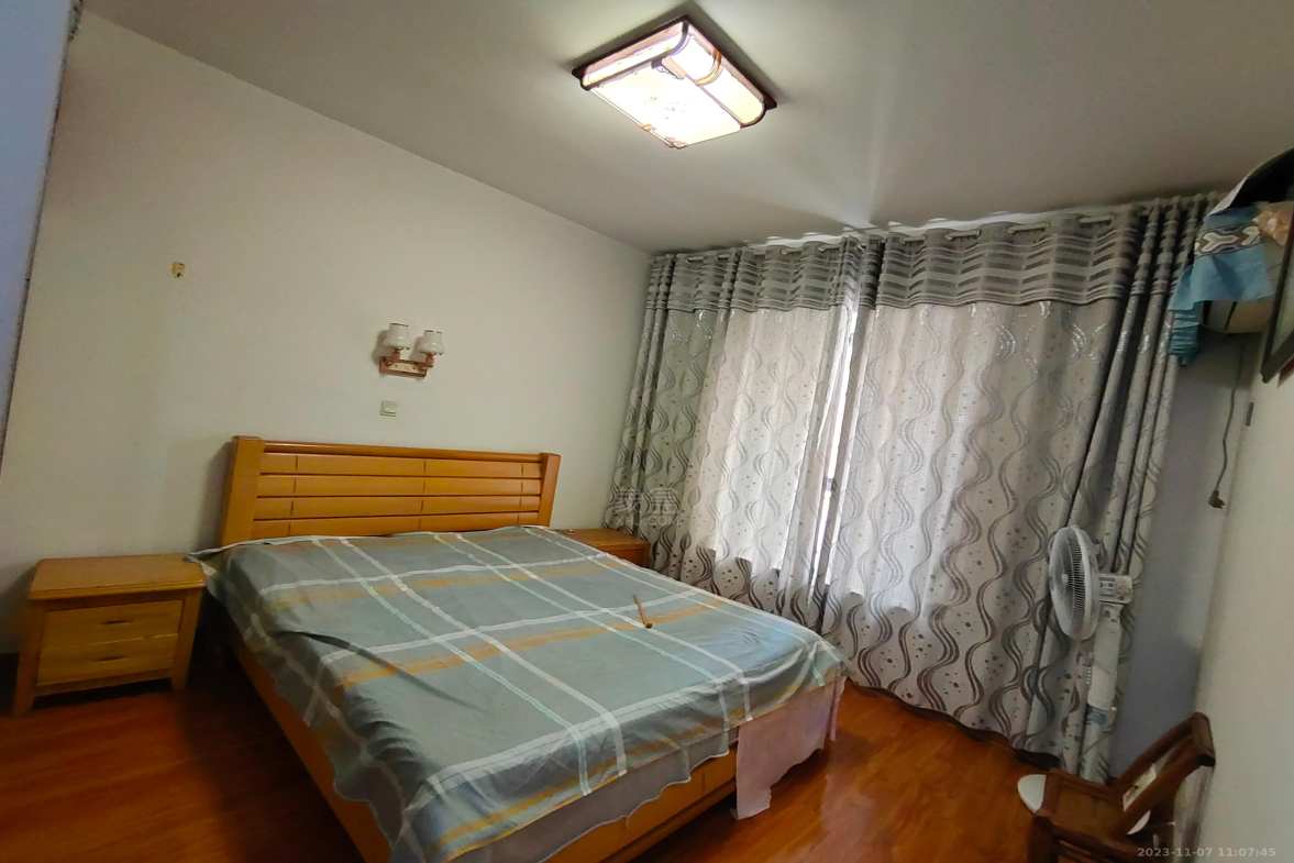 嘉天紫东苑 3室2厅2卫 1800.0元/月 嘉天紫东苑 3室2厅2卫 1800.0元/月室内图