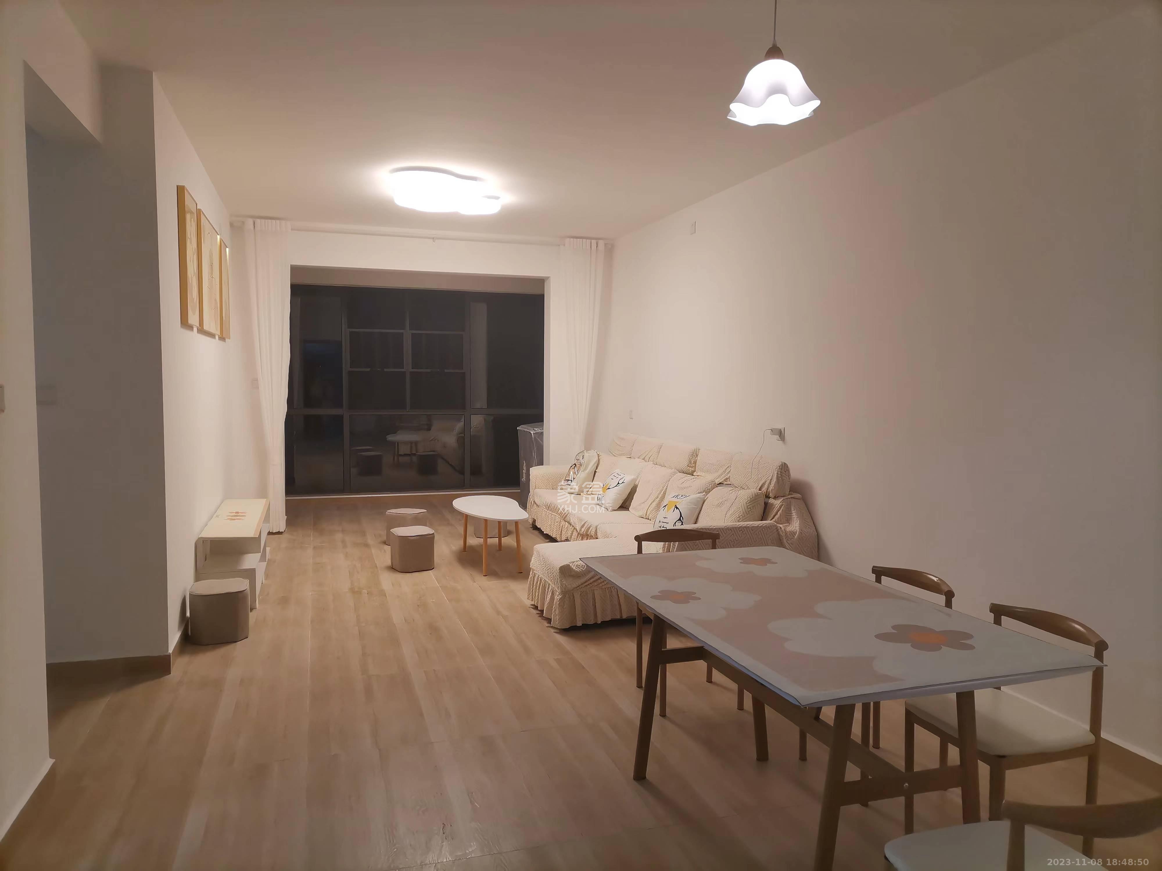 澳海望洲府  3室2厅1卫    2200.0元/月