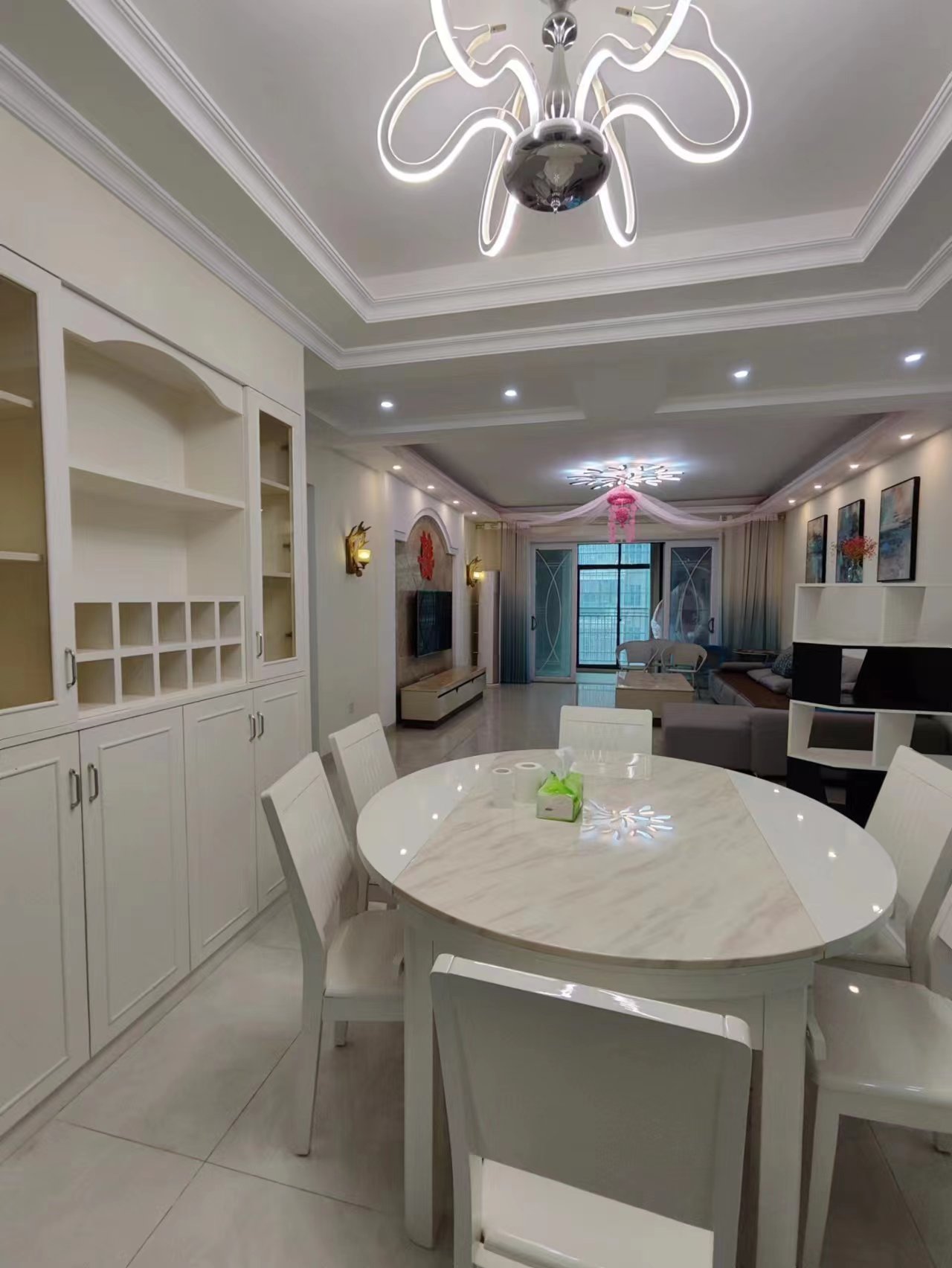 香格里拉  4室1厅2卫    69.8万