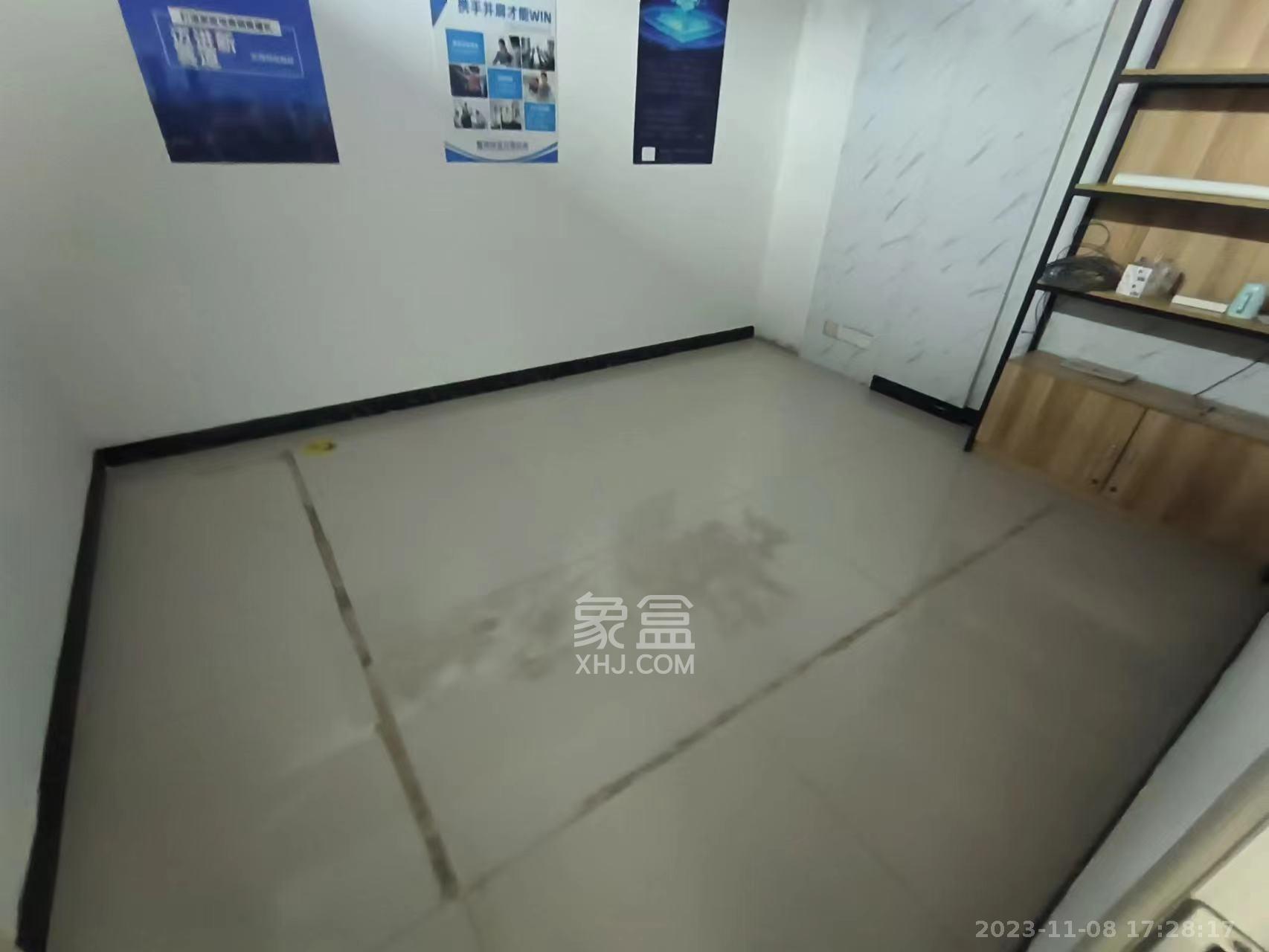 中城丽景香山园  4室2厅2卫   7300.00元/月