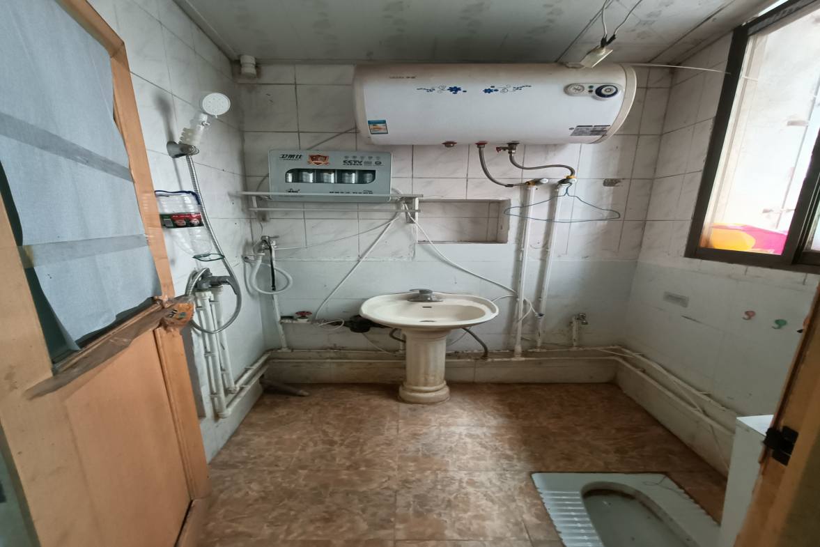 育财农贸市场（民营市场）  2室1厅1卫    650.0元/月室内图