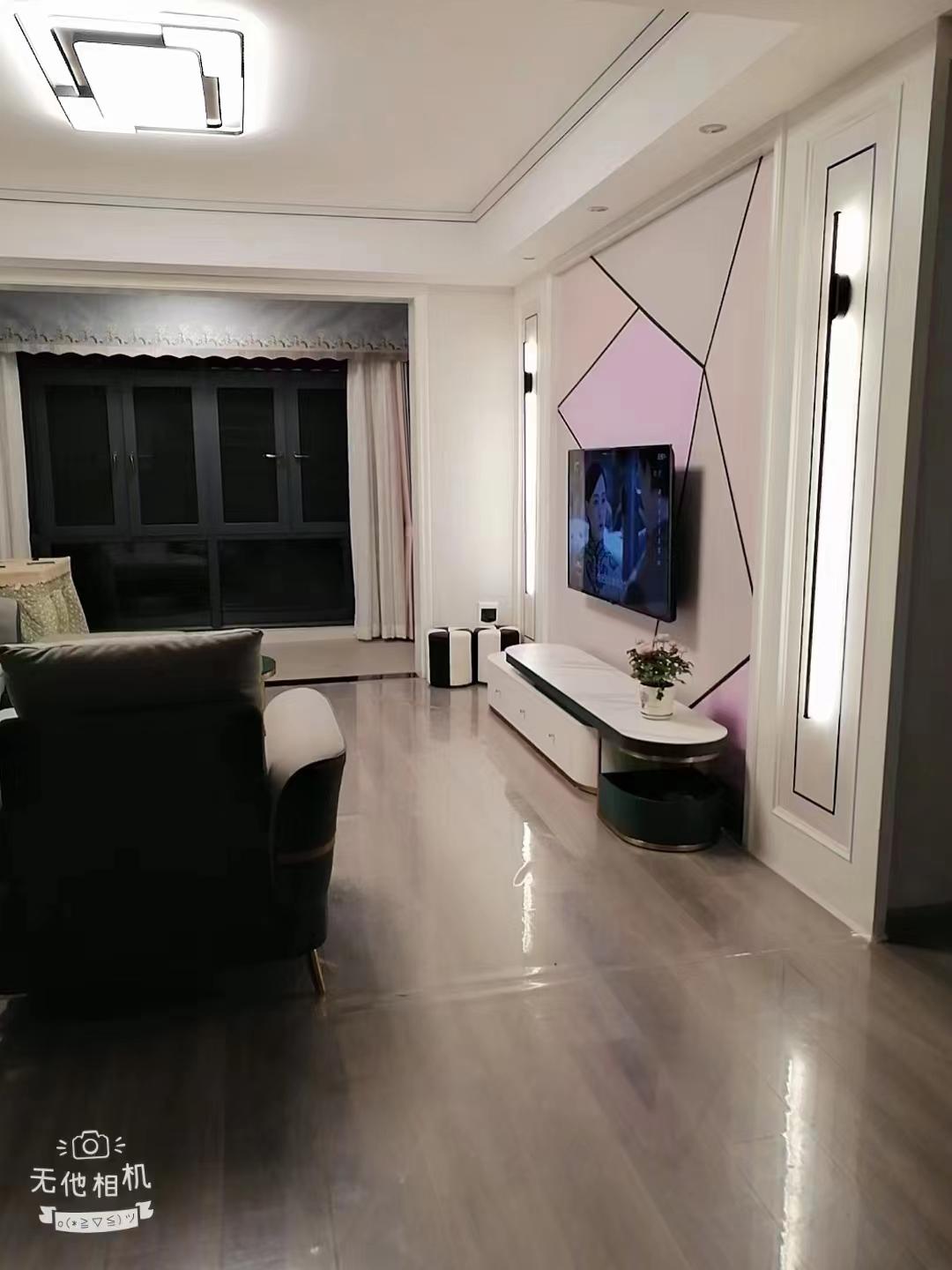 五洲锦城  4室2厅2卫    110.0万 五洲锦城  4室2厅2卫    110.0万客厅