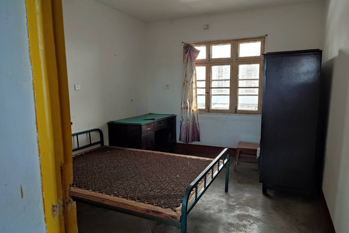 一中附小校内单位房  3室2厅1卫    1000.0元/月室内图1