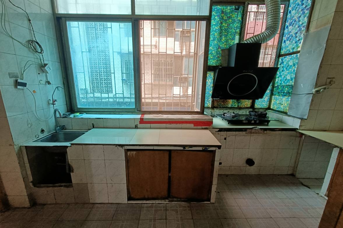 育财农贸市场（民营市场）  2室1厅1卫    650.0元/月室内图