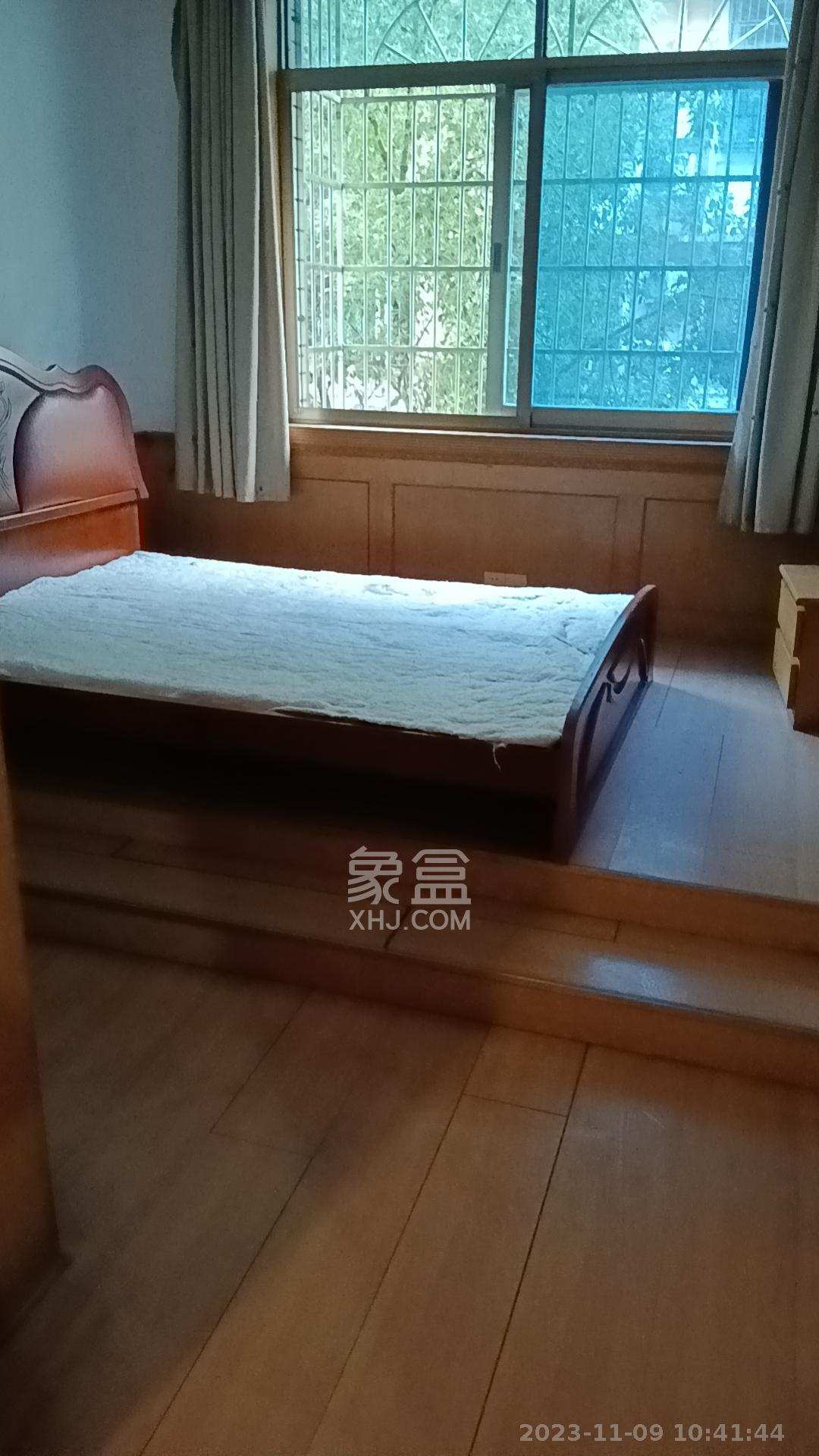 星沙五区  2室2厅2卫   1300.00元/月室内图1