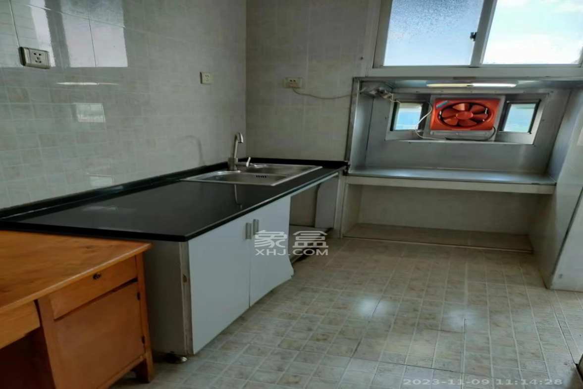 金色比华利 3室2厅1卫 980.0元/月 金色比华利 3室2厅1卫 980.0元/月室内图